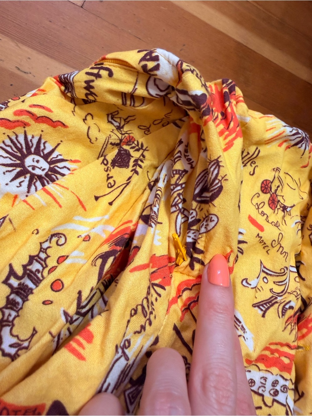 Vivien of Holloway Rockabilly pinup tiki Yellow Printed Shirt Dress with Buttons - Picture 7 of 7